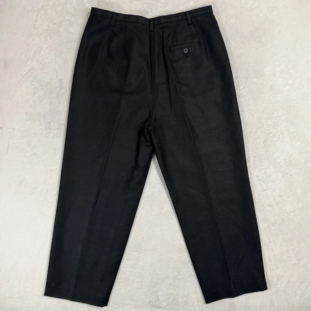 Liz Claiborne 🏷️ tag